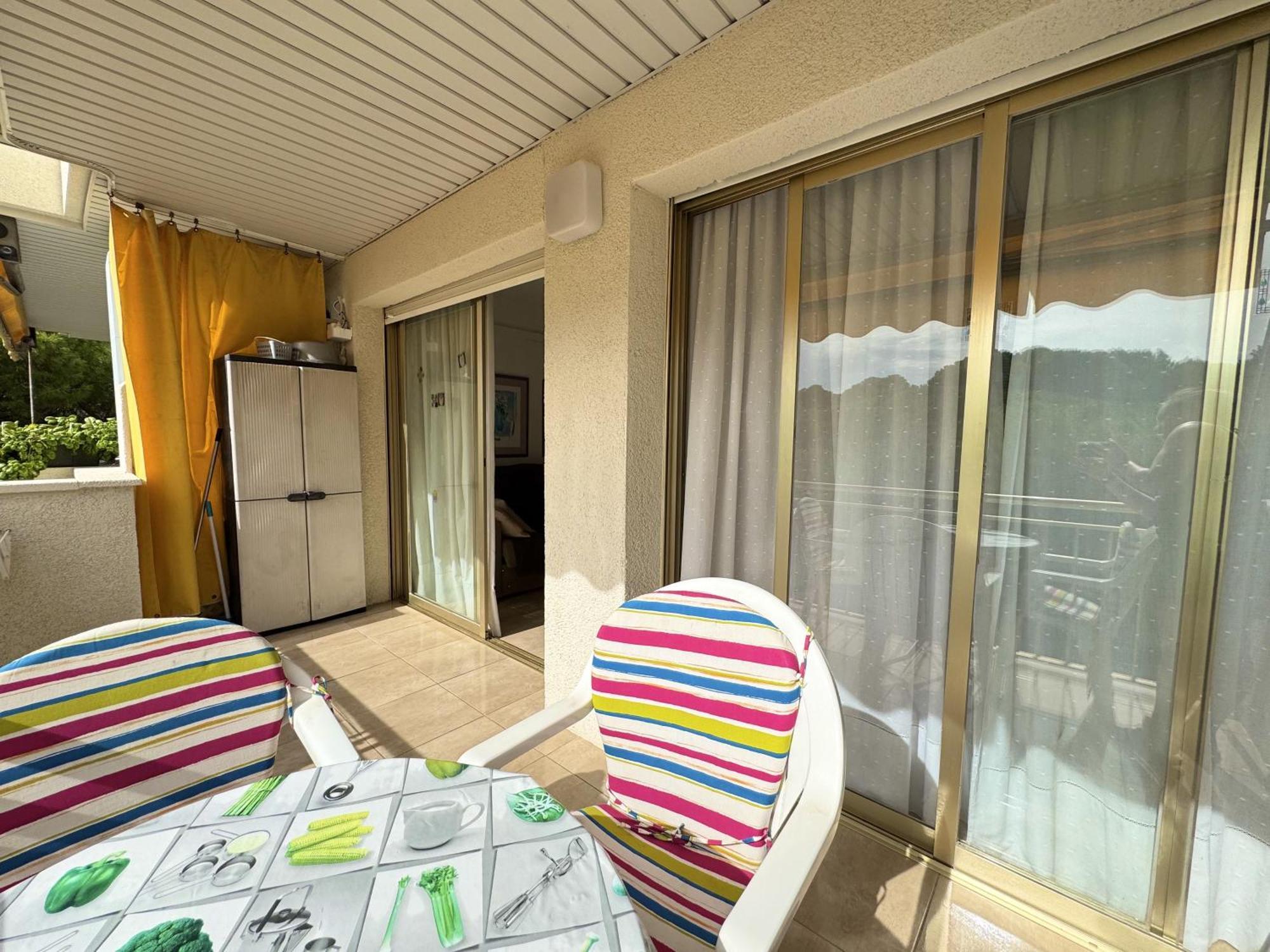 Apartsalou Penedes ภายนอก รูปภาพ